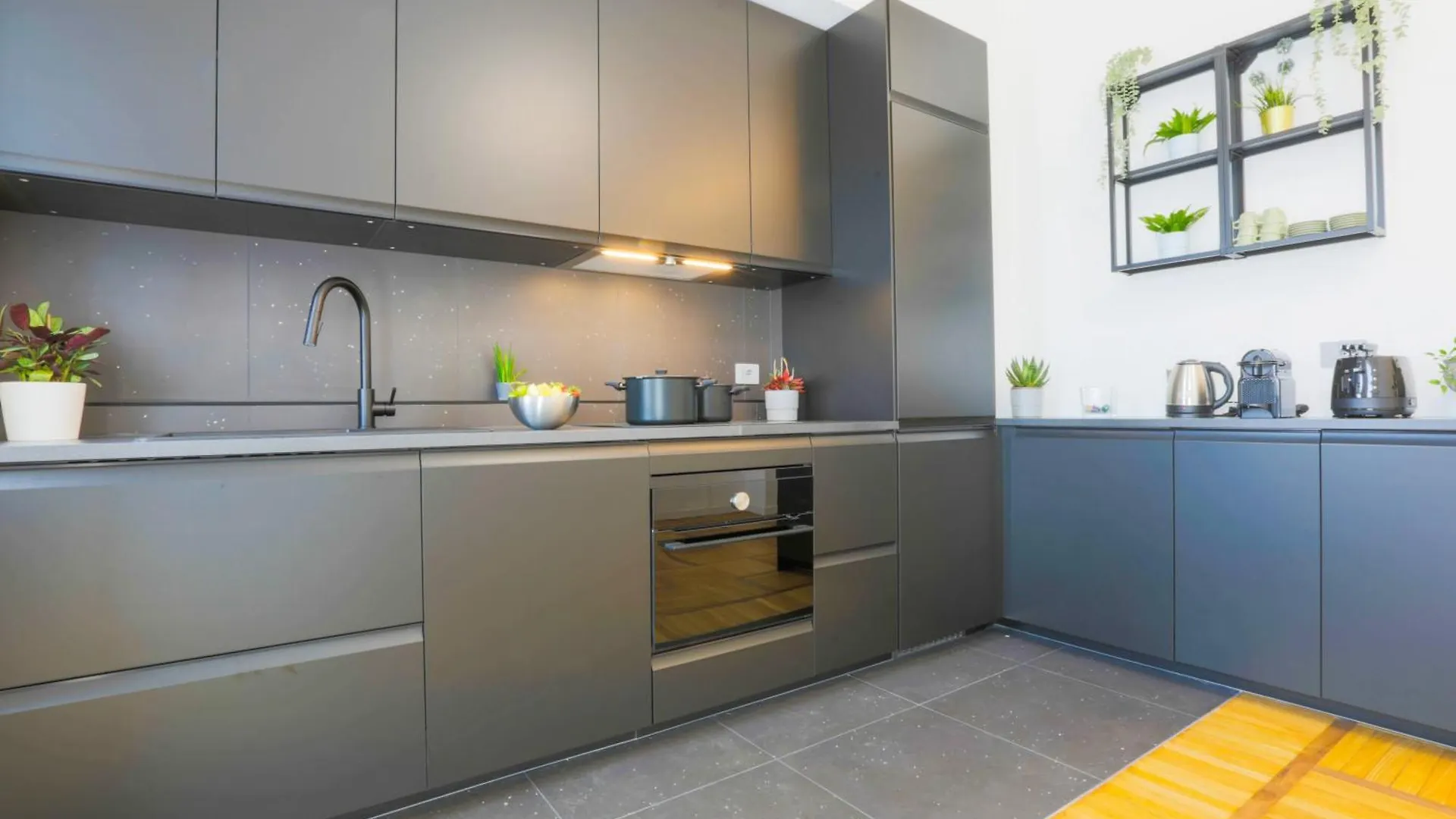 Private Apartament Luxury 5 Bedroom - Milano Central Station 0*,